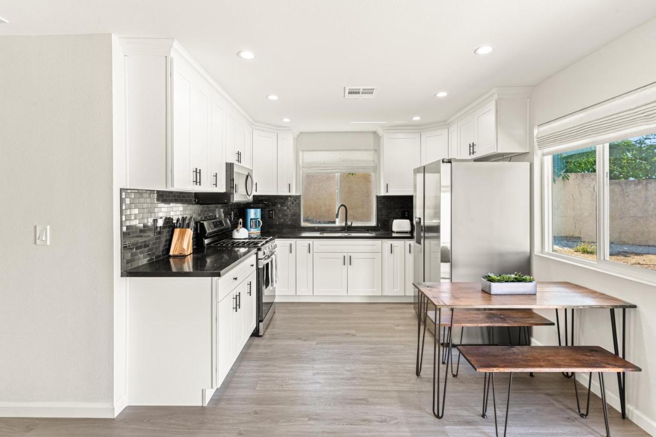 Estepa Unit #3 By Pmi Thousand Oaks Bagian luar foto